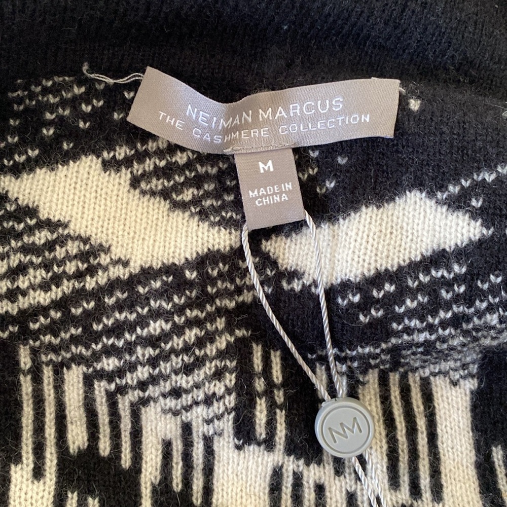 Neiman Marcus Abstract Cashmere Cardigan - Picture 4 of 7